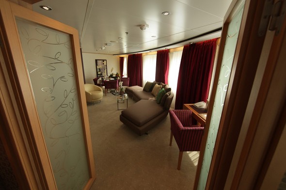 парусные новости, круизный лайнер класса люкс Seabourn Sojourn Luxury Passenger Yacht